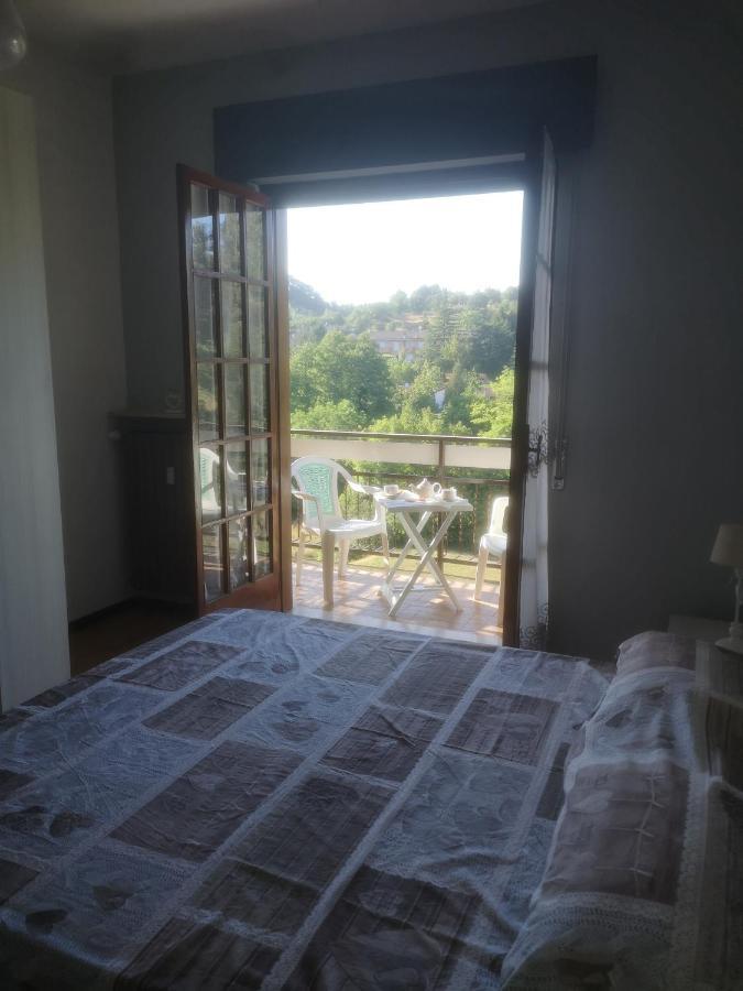Una finestra sul verde Sassello Esterno foto